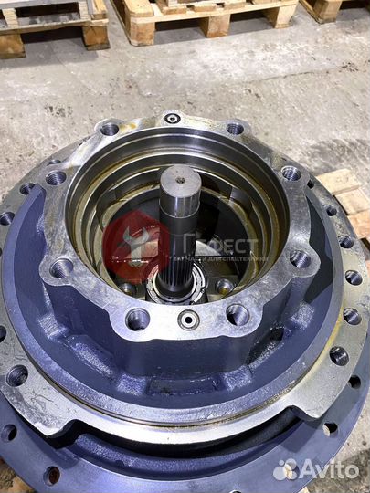 Бортовой редуктор Hitachi ZX280LC 9256990