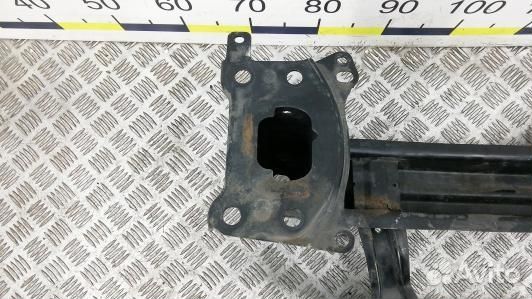 Усилитель бампера передний (кронштейн) volkswagen