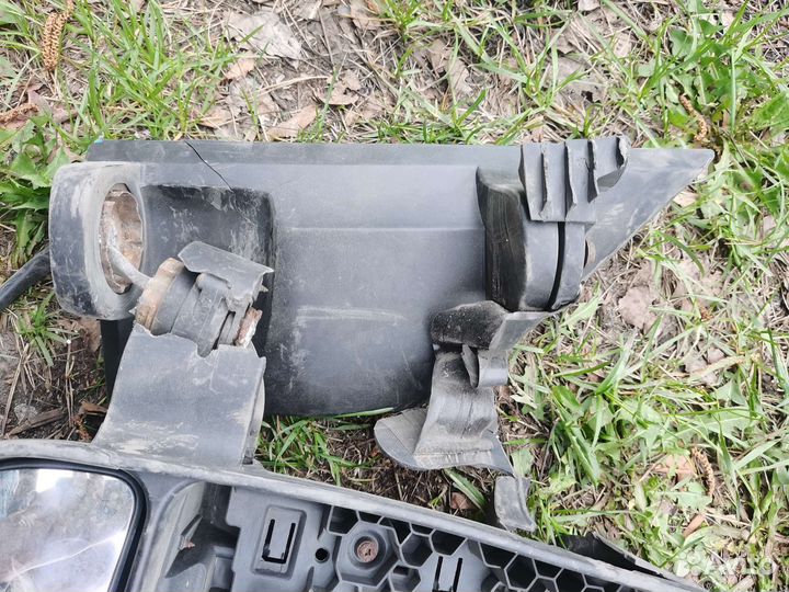 Правое зеркало заднего вида