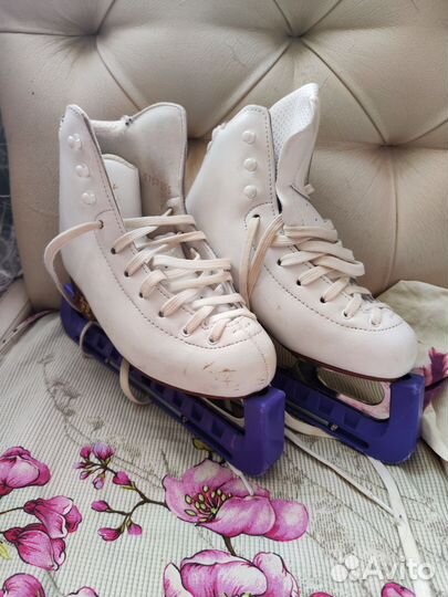 Фигурные коньки risport RF light