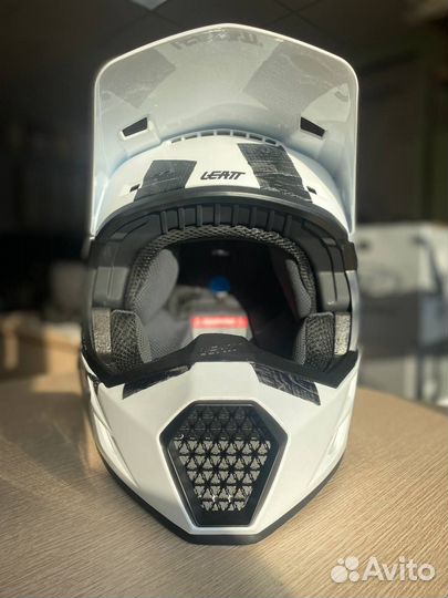 Шлем Leatt Moto 3.5 Helmet, белый