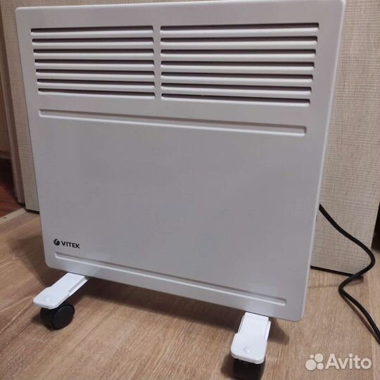 Конвектор (обогреватель) Vitek, новый 800 Вт