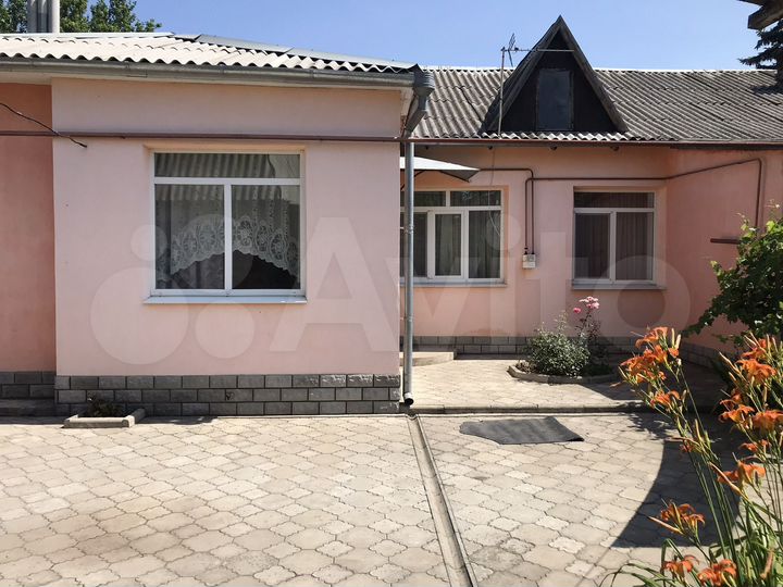 3-к. квартира, 58 м², 1/1 эт.