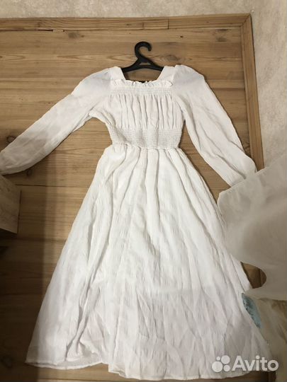 Белое платье