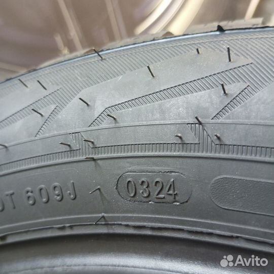 Ikon Tyres Nordman 7 SUV 215/70 R15 98T