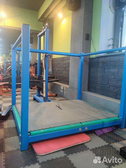 Тренажер колодец (для приседаний с поясом)