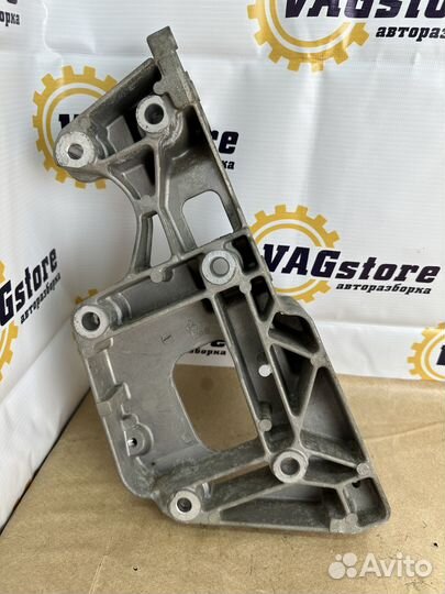 Кронштейн генератора Volkswagen Passat B6