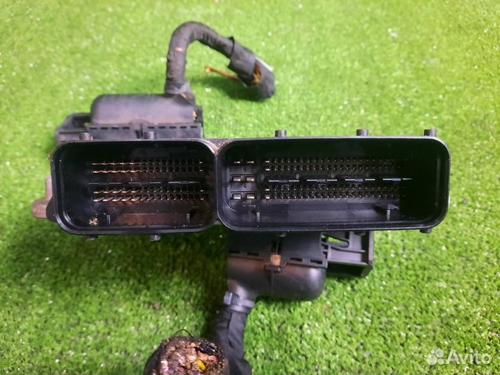 Блок управления двигателем Volkswagen Golf 6 cavd