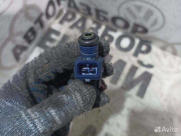 Форсунка топливная Mercedes W210 M112.941 V-3.2