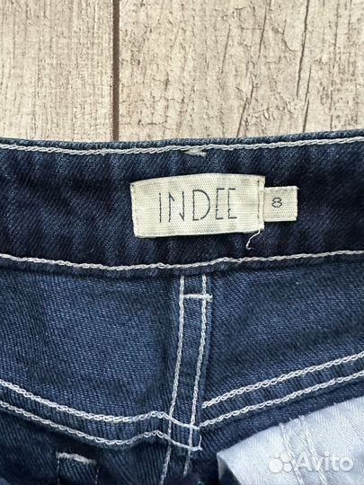 Джинсы и футболка