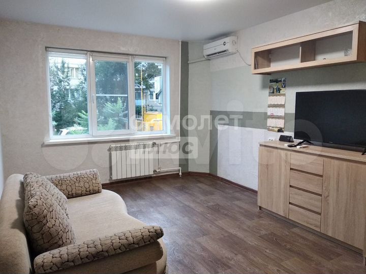 2-к. квартира, 50 м², 1/9 эт.