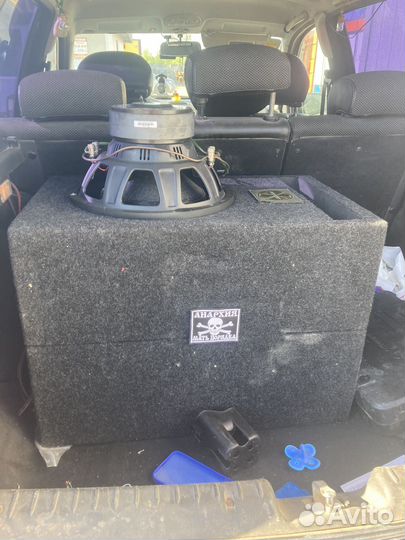 Сабвуфер в сборе