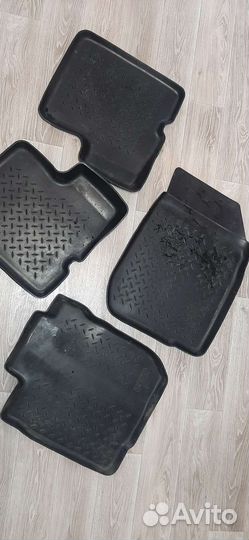 Автомобильные коврики резиновые