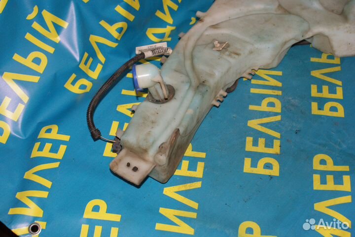 Бачок омывателя лобового стекла Ford Focus 2