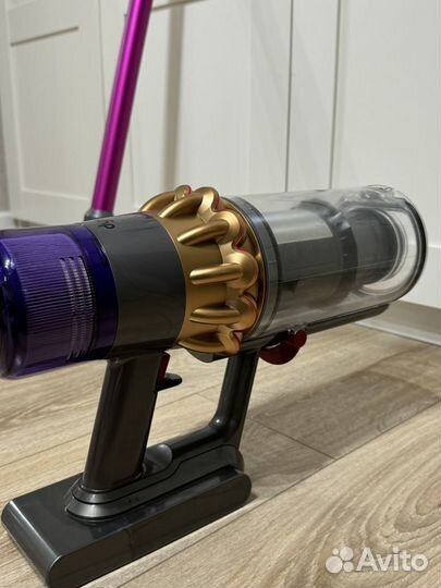 Пылесос Dyson v15 sv22