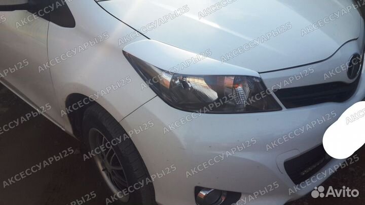 Реснички Toyota Vitz 130 / Yaris 2010-2014г