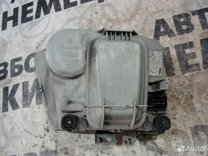 Фара левая Mercedes Vito W638
