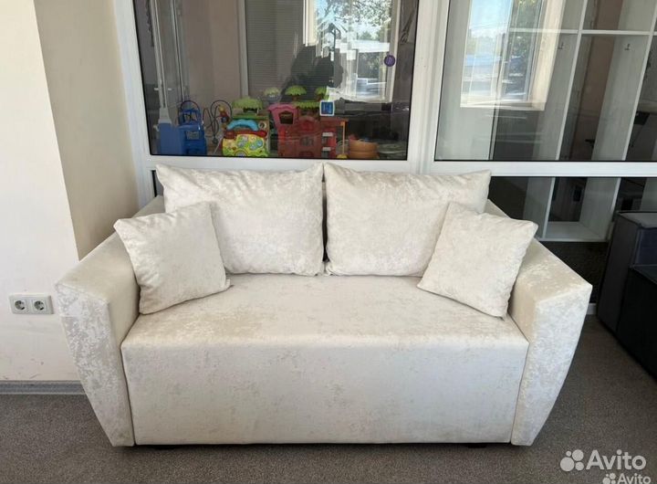 Диван чебурашка