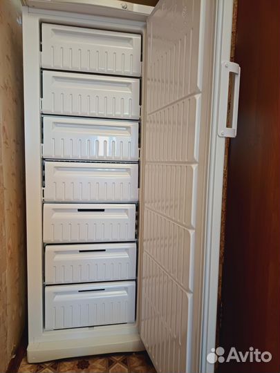 Морозильный шкаф