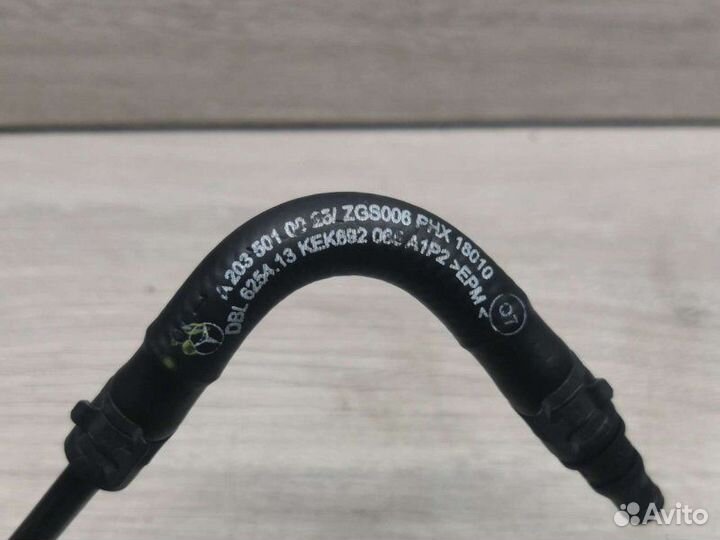 Патрубок системы охлаждения Mercedes C W203