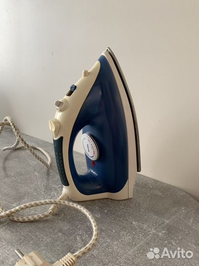 Утюг bork нерабочий на ремонт или запчасти
