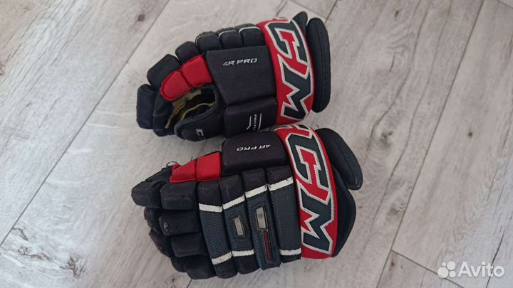 Краги хоккейные