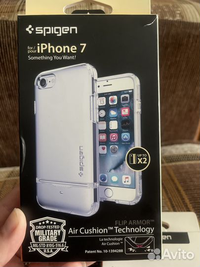 Чехол на iPhone 7. Spigen оригинал