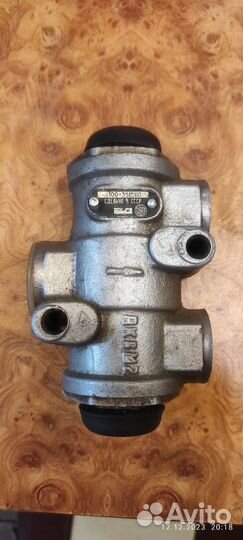 Двойной защитный клапан