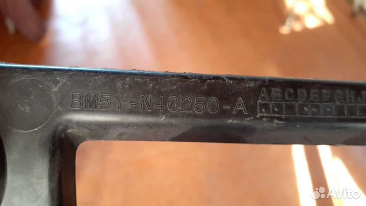 Крепление двери багажника правая Ford Focus 3