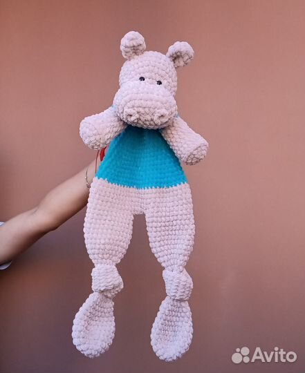 Вязанный бегемотик