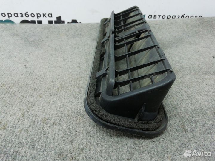 Вентиляционная решетка заднего крыла 76805-4M400