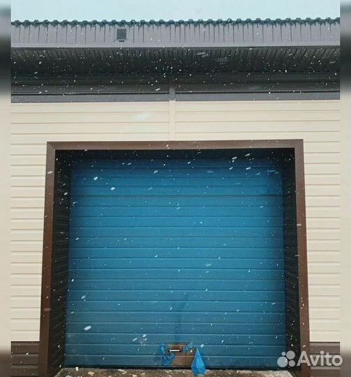 Секционные ворота