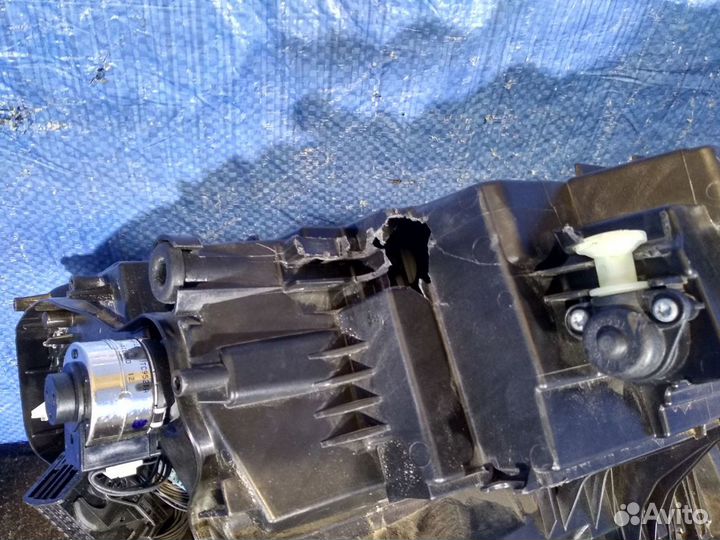 Фара левая Audi Q8