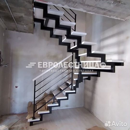 Лестница на двух косоурах