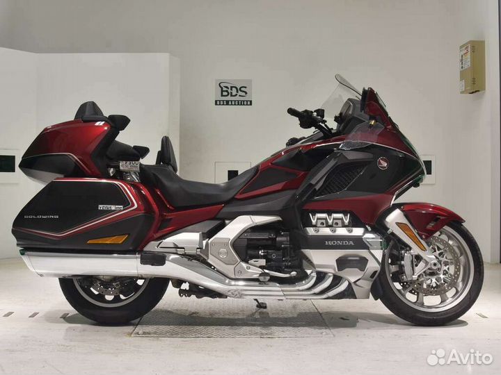 Продам Honda GL 1800 gold wing tour DCT