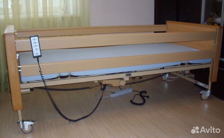 Медицинская кровать
