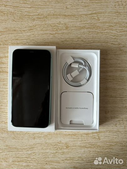 Телефон iPhone 11