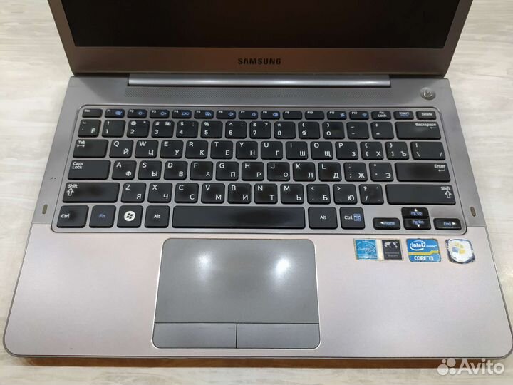 Ультрабук Samsung 13