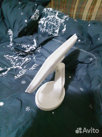 Зеркало с подсветкой настольное