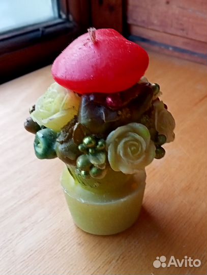 Разные свечи к Новому Году. Дед Мороз. Корзинка