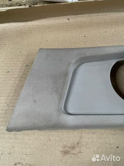 Обшивка стойки центральной верхней левая