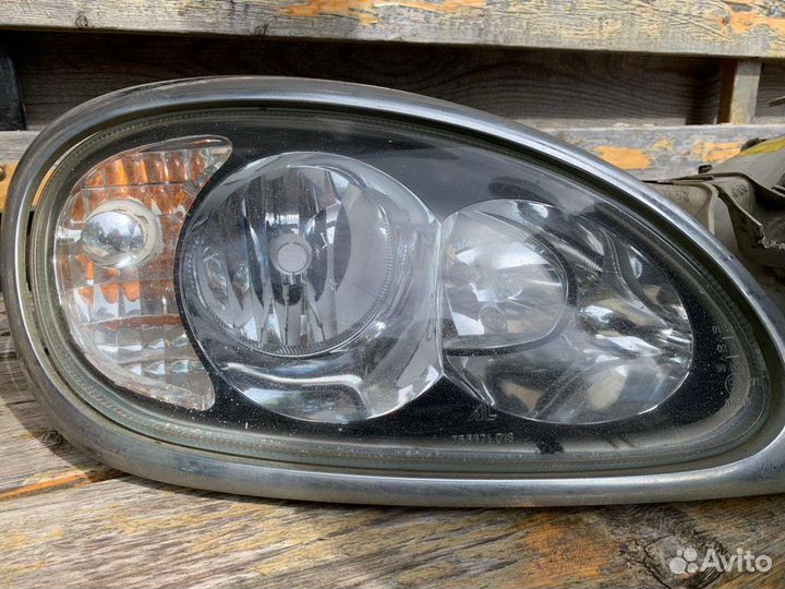 Фары волга 31105