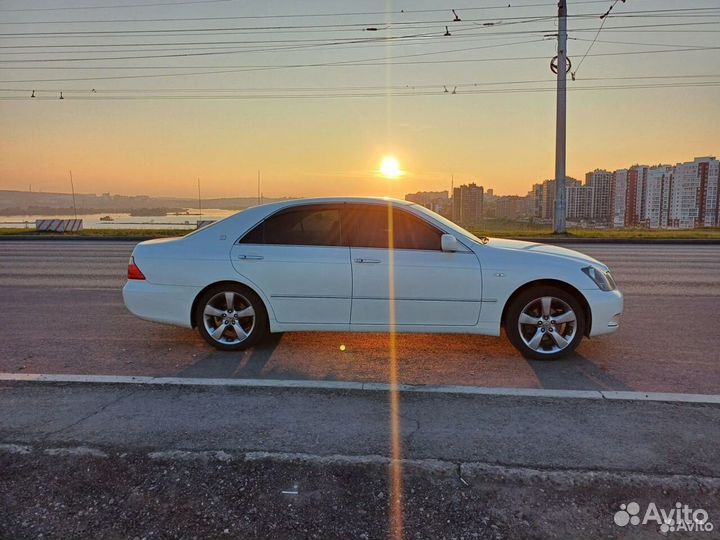 Toyota Crown 3.0 AT, 2005, 200 000 км