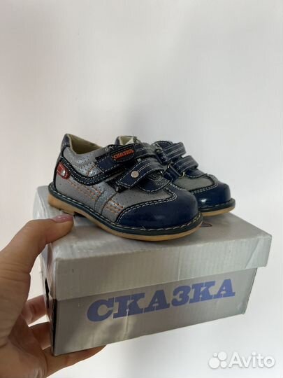 Продам ботинки