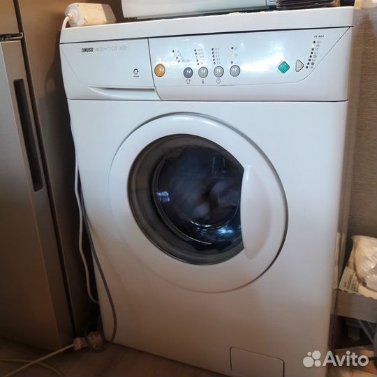 Стиральная машина zanussi