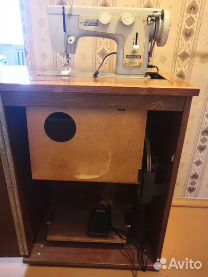 Швейная машина Чайка III с электроприводом