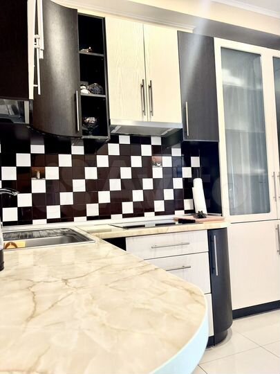 2-к. квартира, 108 м², 2/9 эт.