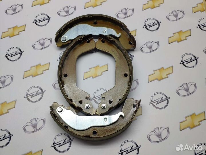 Колодки задние барабанные Chevrolet Cruze