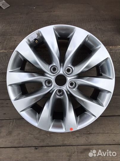 Один оригинальный диск R17 Kia Optima