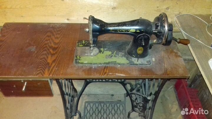 Швейная машинка Singer